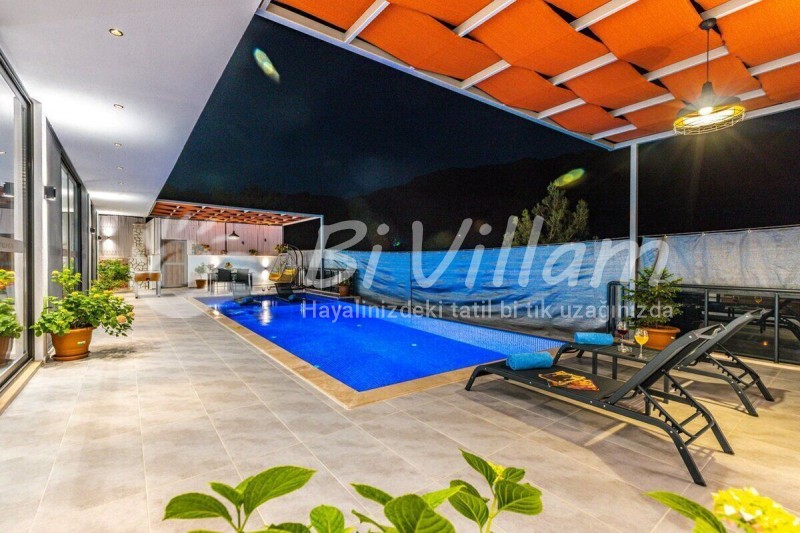 Villa Neon-