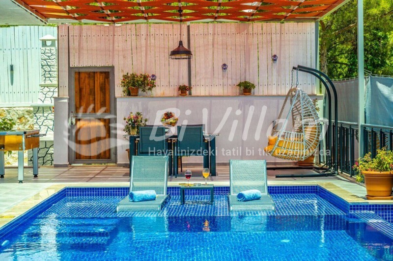 Villa Neon-