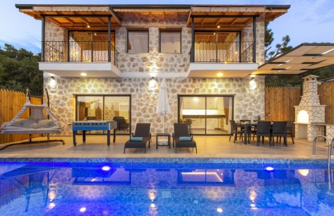Villa Mustang