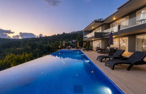Villa Velaris