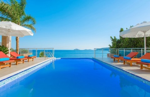 Villa Elena 1