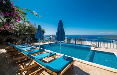 Villa Aura 