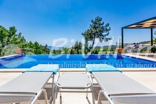 Villa Artemis Gold